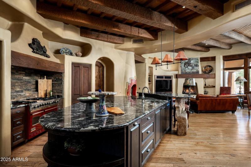 023-8681 E Artisan Pass -25