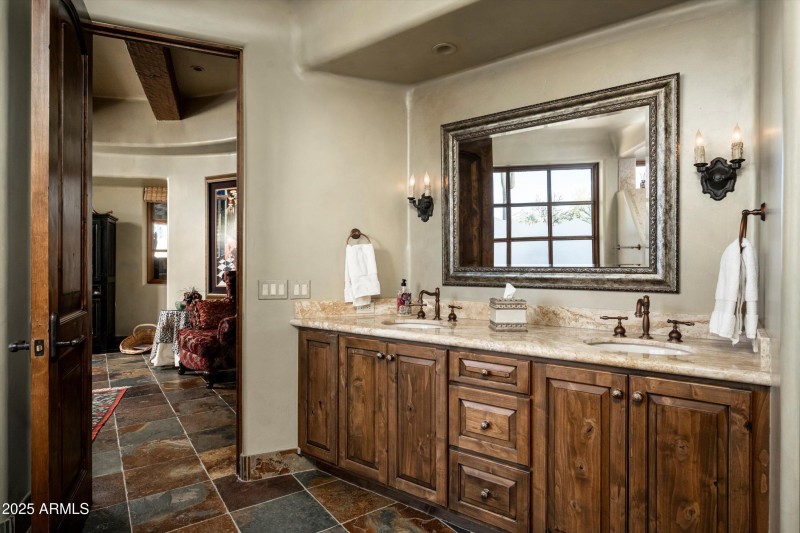 037-8681 E Artisan Pass -39