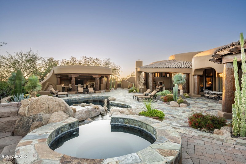 065-8681 E Artisan Pass -6