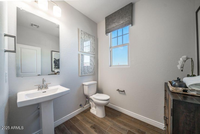 Parkside Villas RM 4 Half Bath