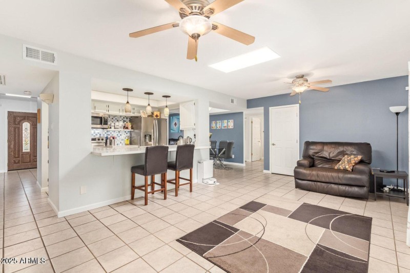 Montebello breakfast nook