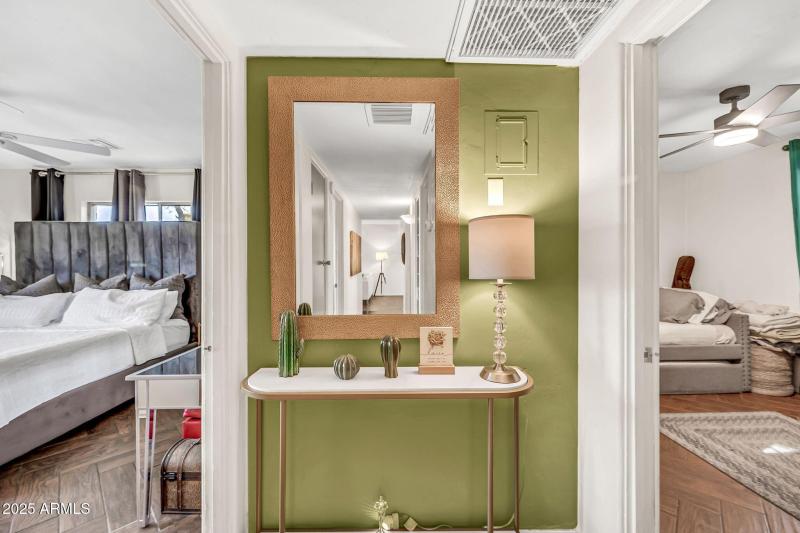 2023 E Hubbell St-15