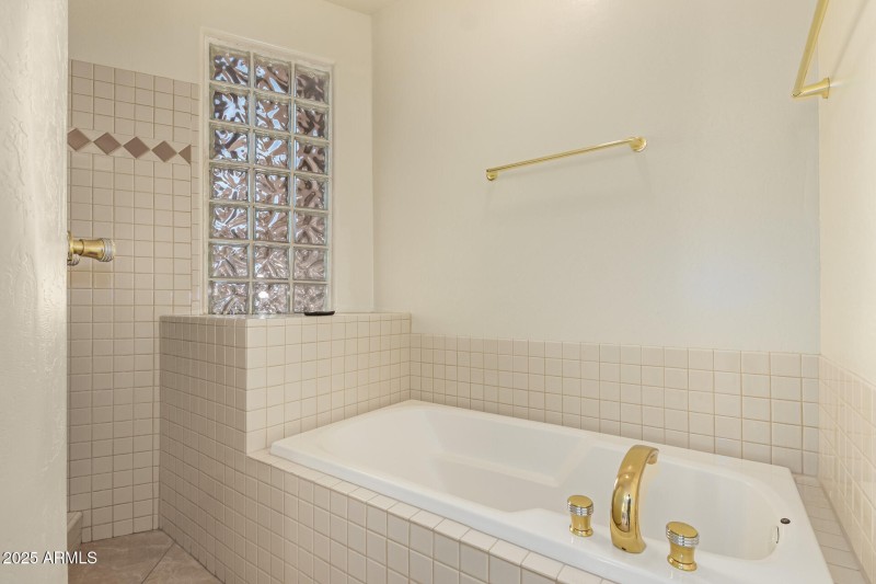 Primary Bathroom Tub