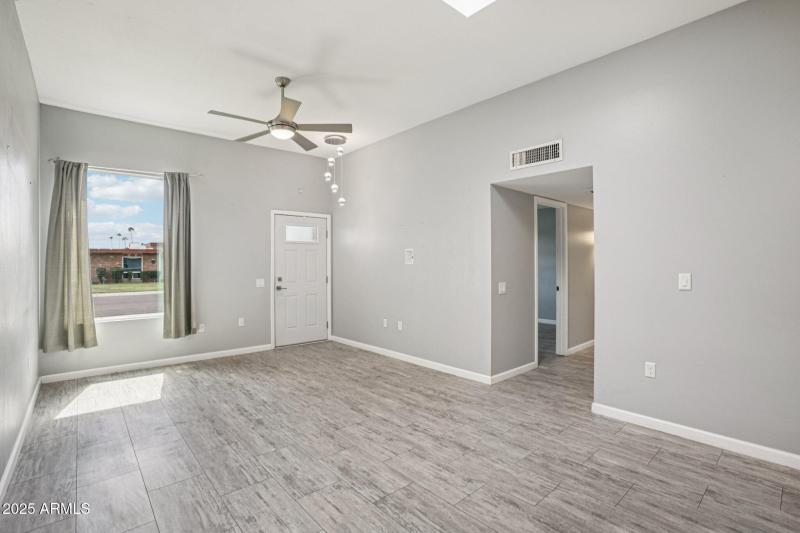 9-web-or-mls-W Forrester Dr-S1209-007