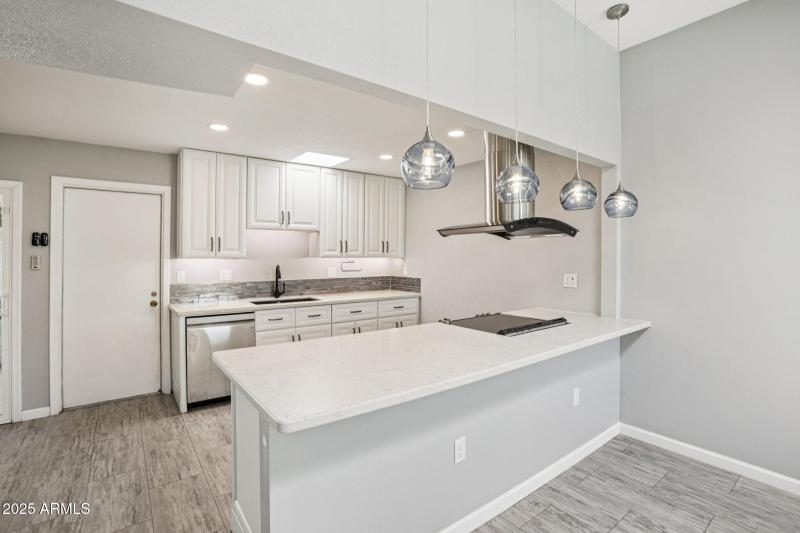 12-web-or-mls-W Forrester Dr-S1209-010