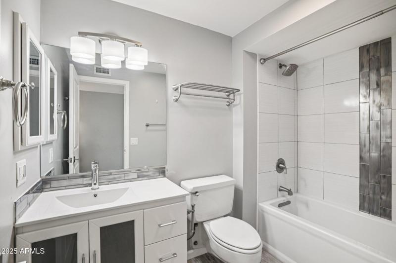 20-web-or-mls-W Forrester Dr-S1209-018