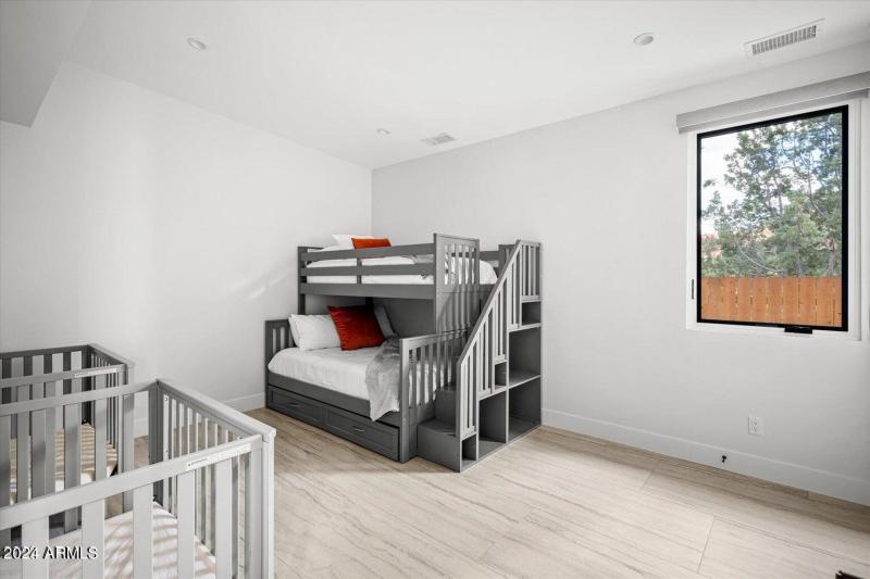 20231019224312822784000000-o