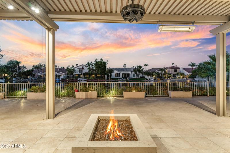 Pergola Firepit