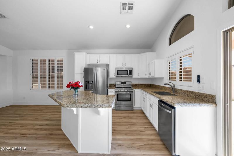 25-web-or-mls-322A7331