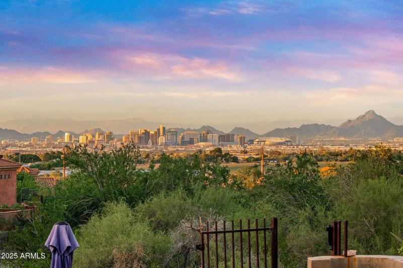 4-web-or-mls-10302 S 16th Ave - MLS Imag