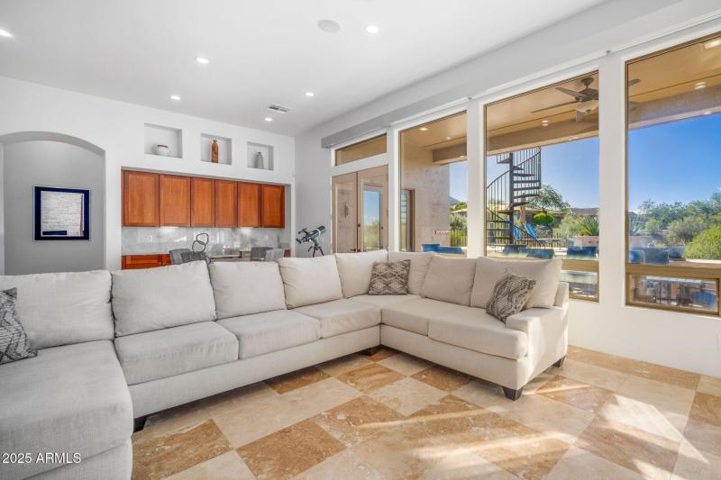 17-web-or-mls-10302 S 16th Ave - MLS Ima