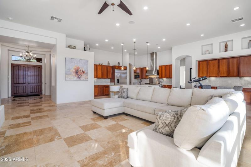 18-web-or-mls-10302 S 16th Ave - MLS Ima