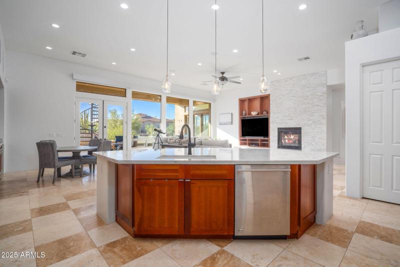 22-web-or-mls-10302 S 16th Ave - MLS Ima