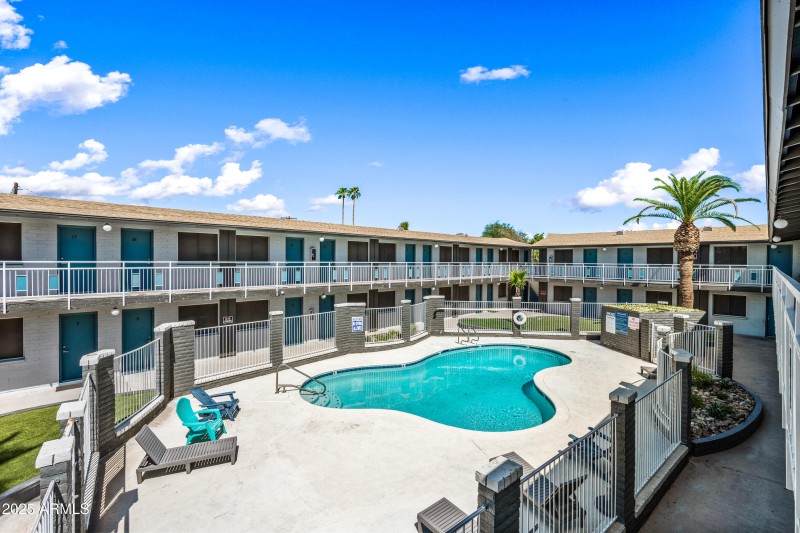 28-3025N32ndS-The Retro-ocupix-v2-9-9