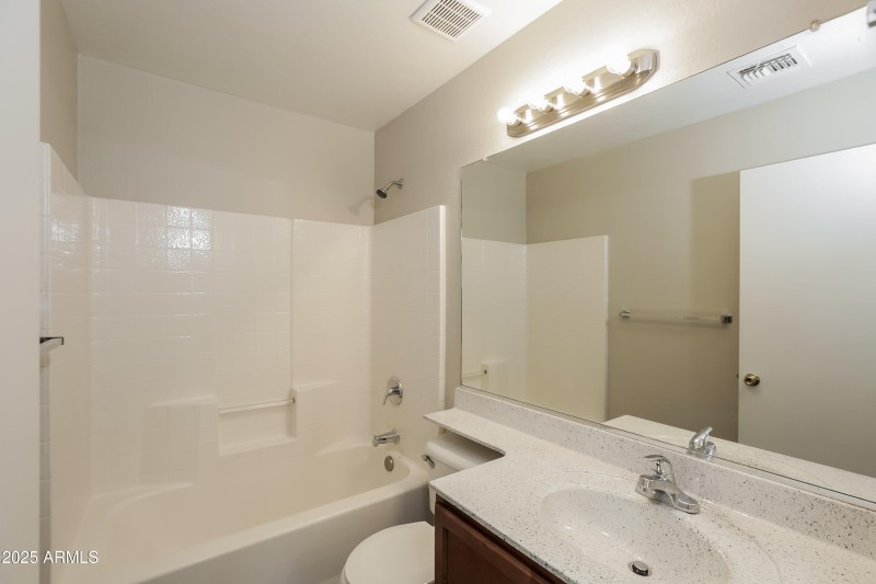 1006892.2636 S 89TH AVE - Bathroom_1