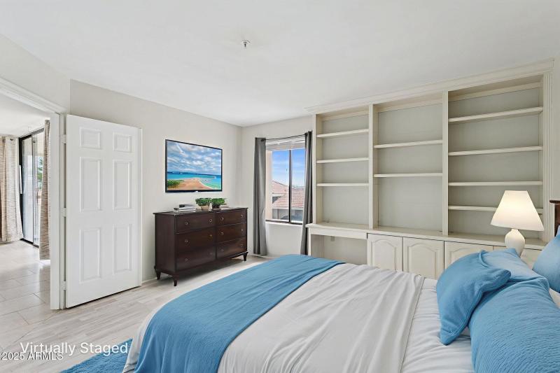 28-web-or-mls-4200-n-miller-rd-220