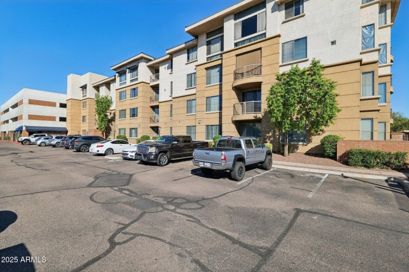 27-web-or-mls-1701-e-colter-st-182