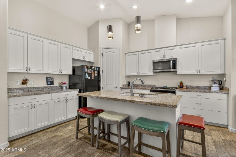 2868 W Highland Meadows Dr