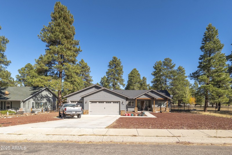 2868 W Highland Meadows Dr