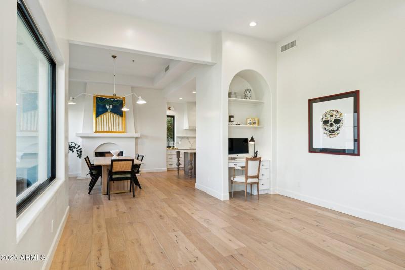 8-web-or-mls-8894-e-wood-dr