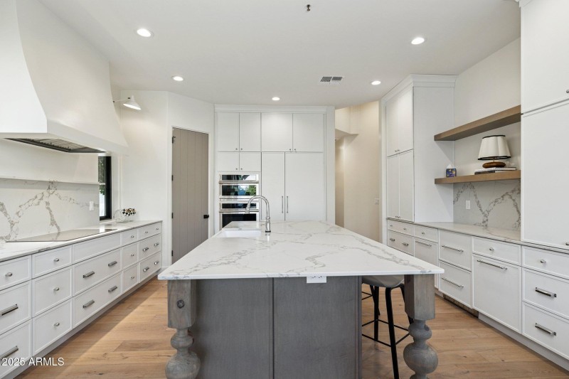 11-web-or-mls-8894-e-wood-dr