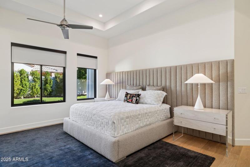 16-web-or-mls-8894-e-wood-dr