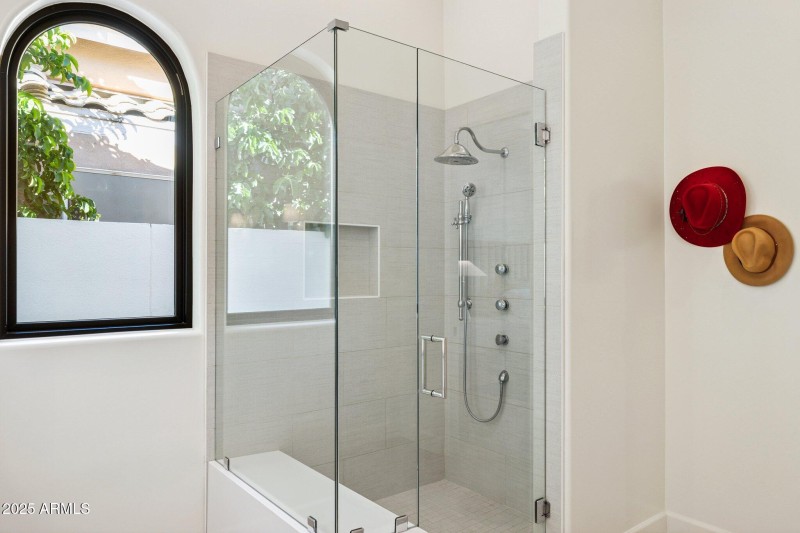 19-web-or-mls-8894-e-wood-dr