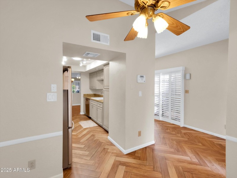 Breakfast area to Kitchen