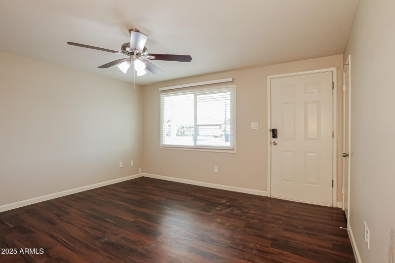 005-photo-living-room-14611837