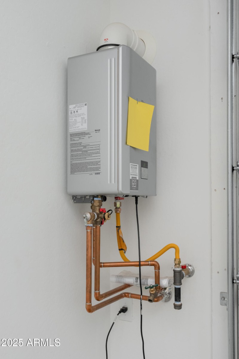 724 E Lark St UNIT 102 - 26