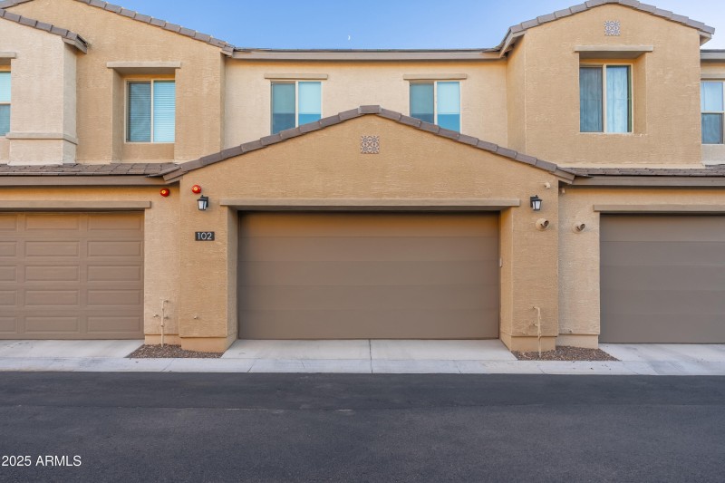 724 E Lark St UNIT 102 - 28