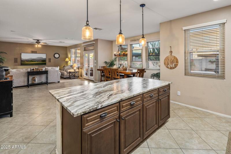 Kitch open to Family Rm