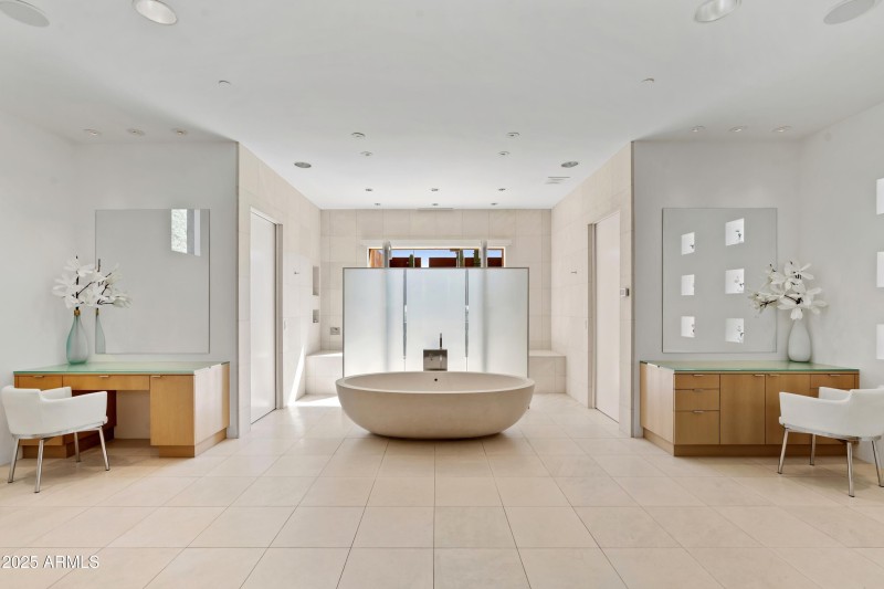 029_Main View of Primary Bath