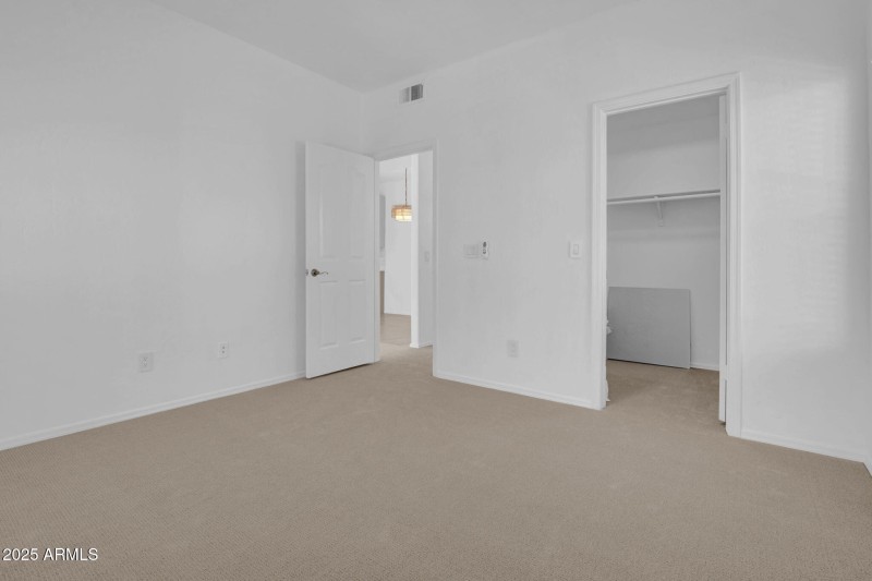 15-web-or-mls-14145 N 92nd St-15