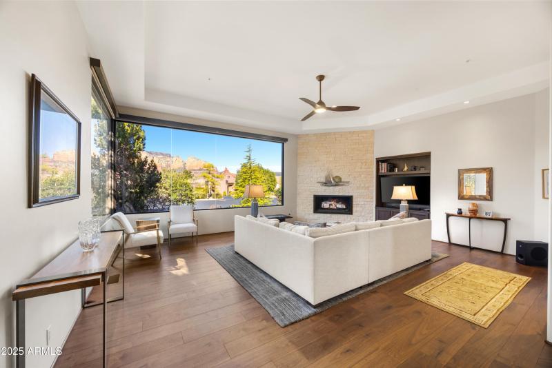 209 Calle Francesca - Living room