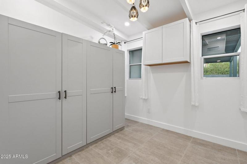 Walk in pantry/flex space