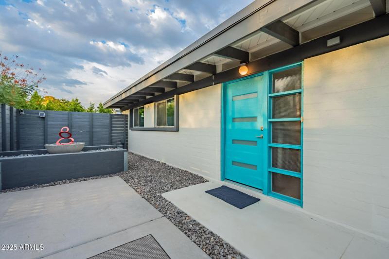 Entry Way with privacy