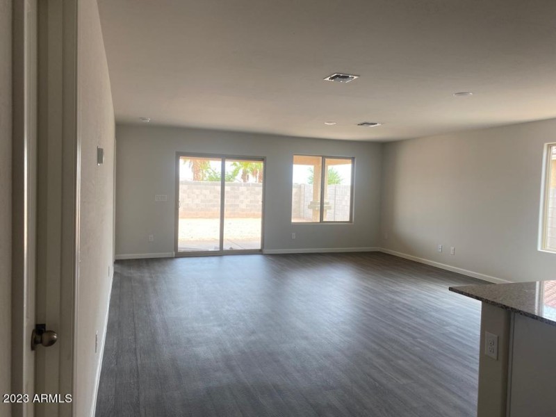 293c5dfe-c962-49e3-98ed-b0db5a63e941