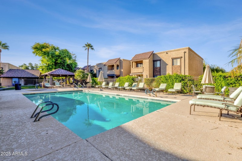 37-web-or-mls-5995-n-78th-st-1100