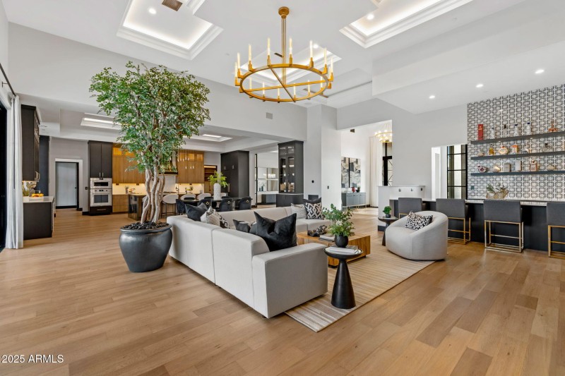 6-web-or-mls-6324-e-cochise-rd