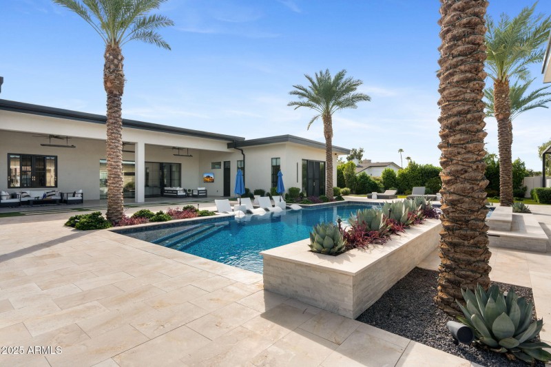 44-web-or-mls-6324-e-cochise-rd