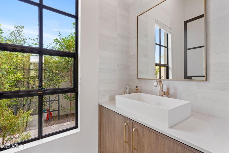 57-web-or-mls-6324-e-cochise-rd