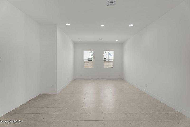 10-web-or-mls-10302 E Utah Ave-6