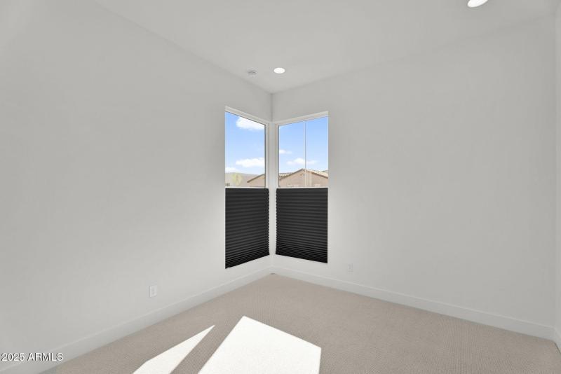 39-web-or-mls-10302 E Utah Ave-33