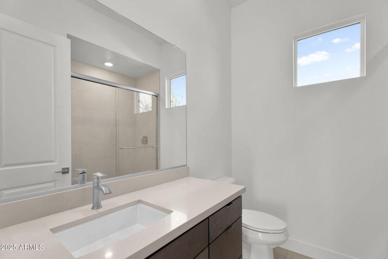 43-web-or-mls-10302 E Utah Ave-36 (2)