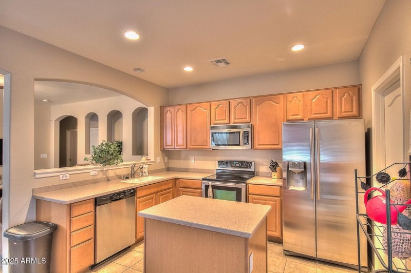 20140824211113162528000000-o