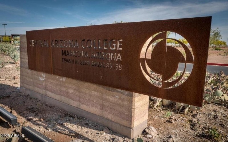 Entrance to Community College