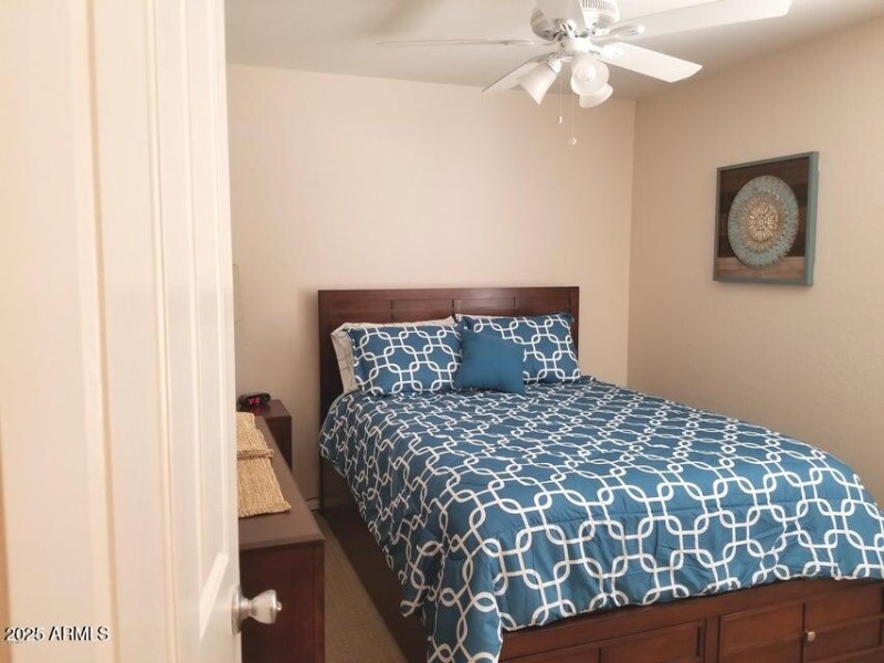 Queen sized bed in 2nd bedroom