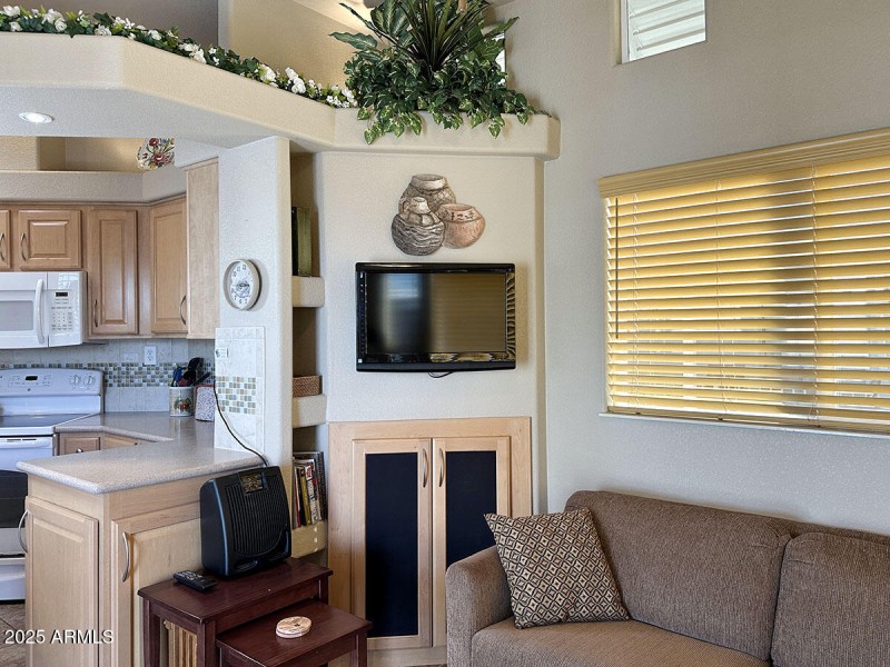 GV111 CORNER ANGLE TO TV