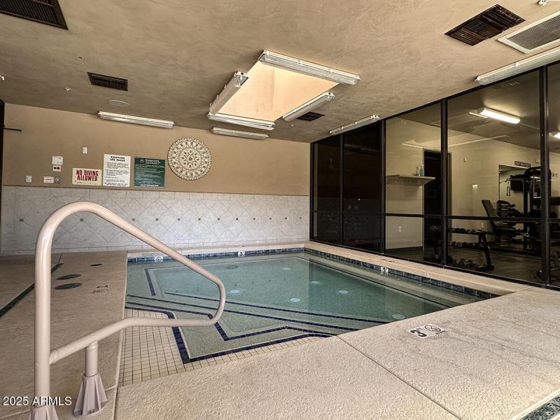 GV INDOOR HOT TUB